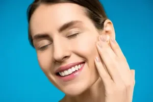 Invisalign – czyli przezroczyste nakładki na zęby. Ile kosztuje w dużych miastach?